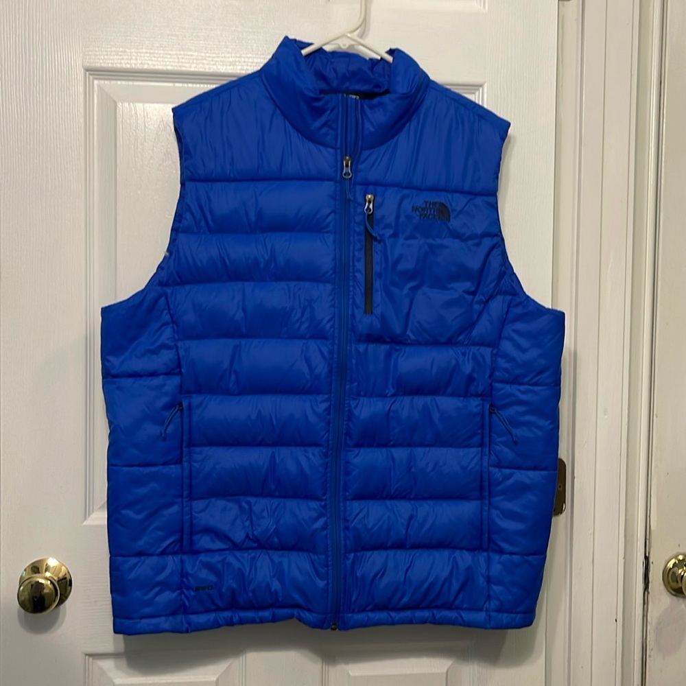 Men’s North Face XL royal blue puffer vest